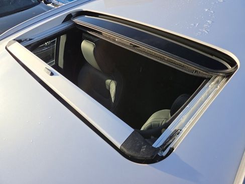 Used 2023 Lexus RX 350h image 8