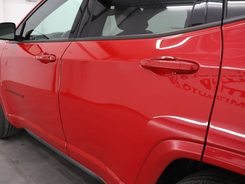 Used 2022 Jeep Compass Limited AWD/4WD image 32