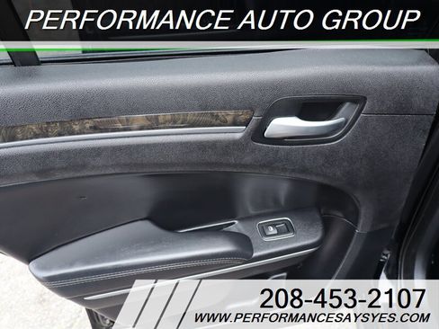 Used 2015 Chrysler 300 C w/ Light Group image 17
