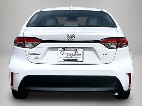 Used 2025 Toyota Corolla LE image 6