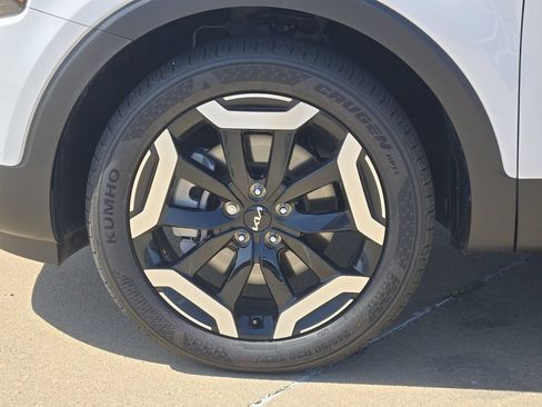Used 2025 Kia Telluride S FWD image 29