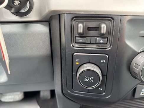 Used 2025 Ford F250 XLT w/ F-250 >10K GVWR Package image 17