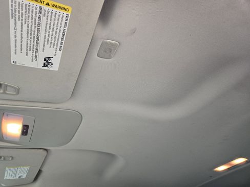 Used 2022 Chevrolet Colorado LT w/ Luxury Package image 19