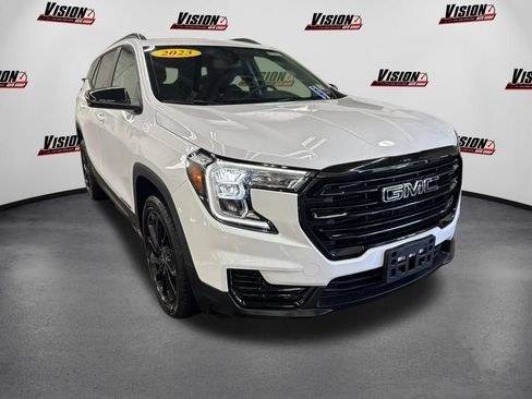 Used 2023 GMC Terrain SLE w/ Driver Convenience Package AWD/4WD image 3