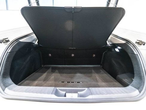 Used 2025 Toyota Prius XLE FWD image 32