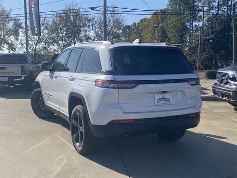 New 2025 Jeep Grand Cherokee Laredo image 36