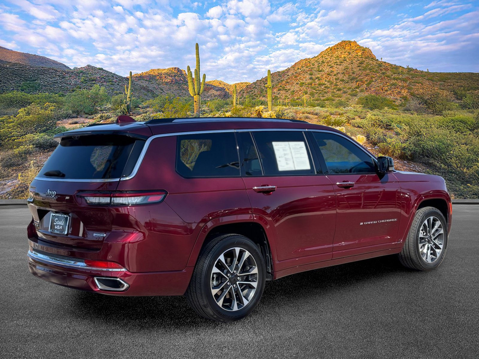 Used 2021 Jeep Grand Cherokee L Overland w/ Advanced Protech Group III AWD/4WD image 4