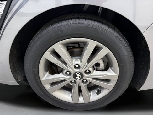 Used 2018 Hyundai Elantra SEL FWD image 24