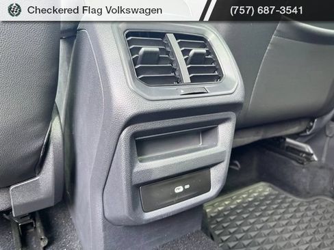 Used 2023 Volkswagen Taos SEL AWD/4WD image 28