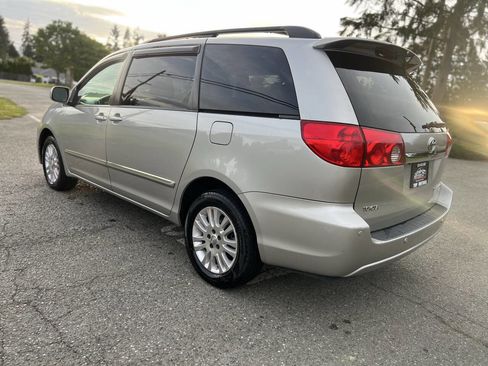 Used 2008 Toyota Sienna XLE Limited AWD/4WD image 7