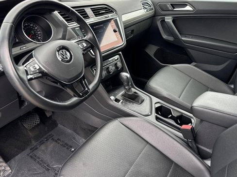 Used 2019 Volkswagen Tiguan SE FWD image 4