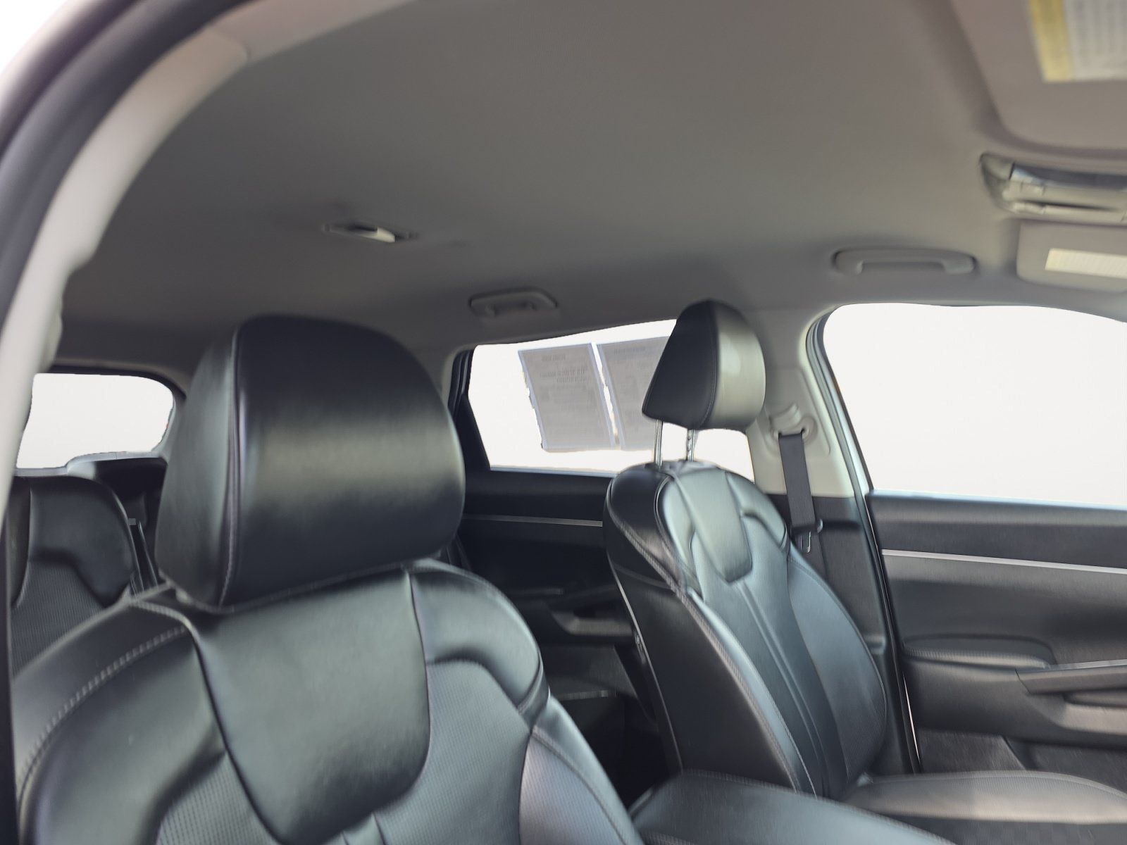 Used 2025 Kia Sorento EX AWD/4WD image 11