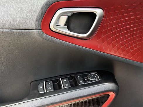 Used 2020 Kia Soul GT-Line Turbo image 11