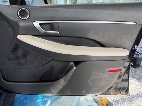 Used 2025 Hyundai Sonata SEL FWD image 24
