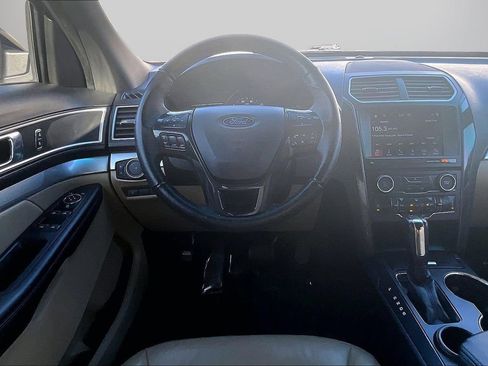 Used 2017 Ford Explorer XLT w/ Equipment Group 202A image 12