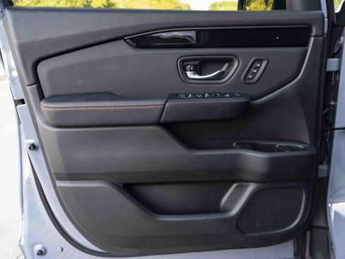 Used 2026 Honda Pilot TrailSport image 38