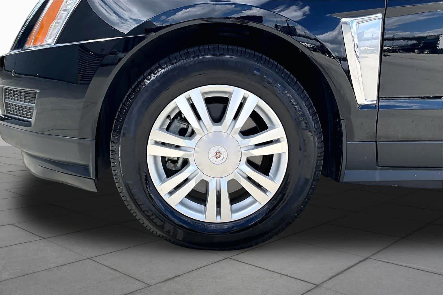 Used 2015 Cadillac SRX Luxury FWD image 10