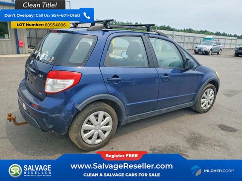 Used 2011 Suzuki SX4 AWD Hatchback image 4
