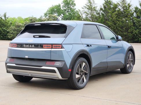New 2026 Hyundai Ioniq 5 SEL RWD image 4