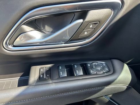Used 2024 Chevrolet Suburban Premier w/ Advanced Technology Package AWD/4WD image 20