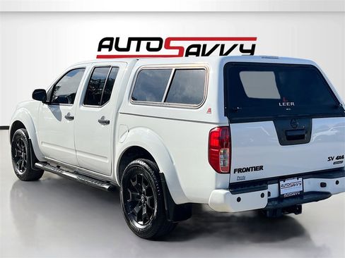 Used 2020 Nissan Frontier SV w/ Midnight Edition Floor Mats image 5