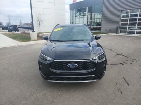 Certified 2023 Ford Escape ST-Line Select w/ Tech Pack #2 AWD/4WD image 2