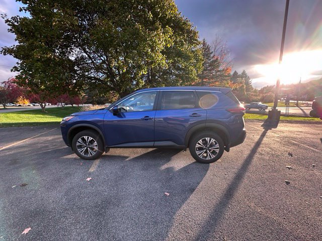 Used 2023 Nissan Rogue SV AWD/4WD image 6