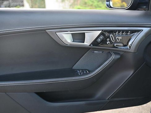 Used 2016 Jaguar F-TYPE R AWD/4WD image 17