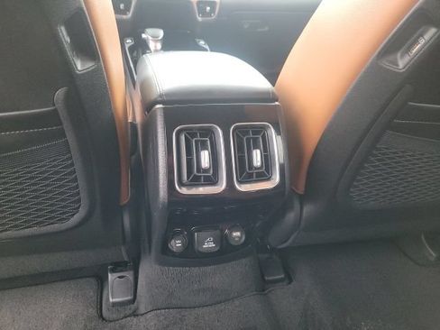 Certified 2023 Kia Sorento SX Prestige AWD/4WD image 22