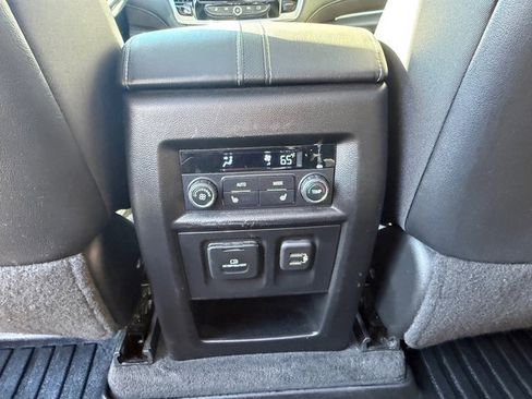 Used 2020 Chevrolet Traverse High Country image 19