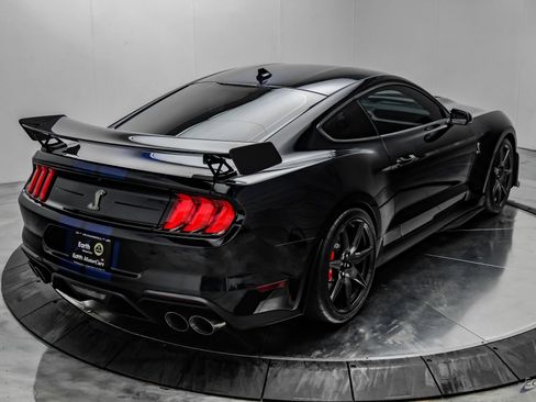 Used 2021 Ford Mustang Shelby GT500 w/ Carbon Fiber Track Pack RWD image 21