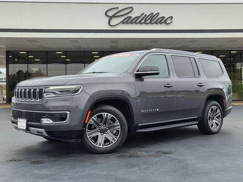 Used 2024 Jeep Wagoneer Series II w/ Flexible Seating Group AWD/4WD image 1