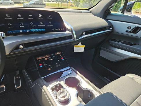 New 2027 Cadillac Vistiq Sport AWD/4WD image 21