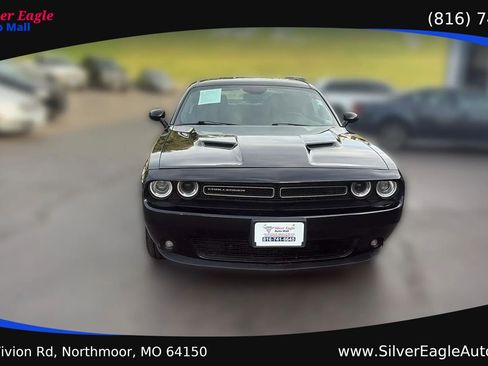 Used 2017 Dodge Challenger GT w/ Driver Convenience Group AWD/4WD image 8