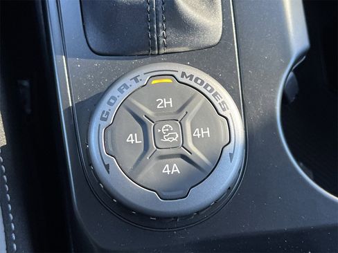 New 2025 Ford Bronco Outer Banks w/ Sasquatch Package image 9