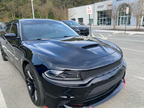 Used 2023 Dodge Charger R/T w/ Blacktop Package image 9