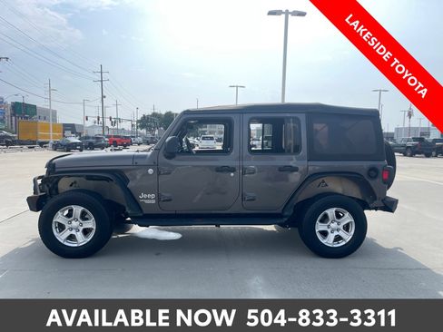 Used 2019 Jeep Wrangler Unlimited Sport S AWD/4WD image 2