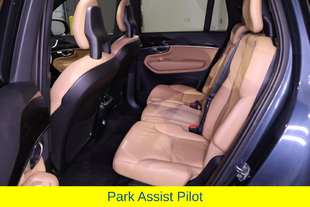 Used 2018 Volvo XC90 T5 Momentum w/ Convenience Package FWD image 32