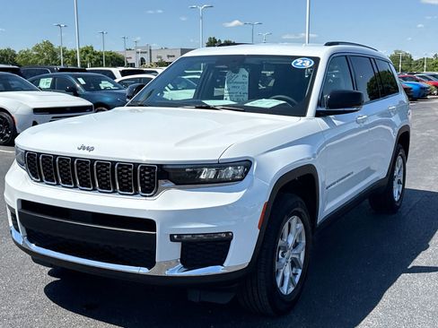 Used 2023 Jeep Grand Cherokee L Limited AWD/4WD image 7