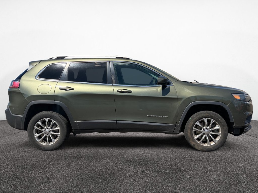 Used 2019 Jeep Cherokee Latitude Plus w/ Comfort/Convenience Group AWD/4WD image 6