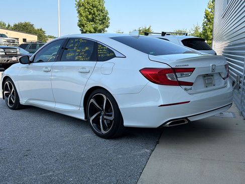 Used 2019 Honda Accord Sport image 2