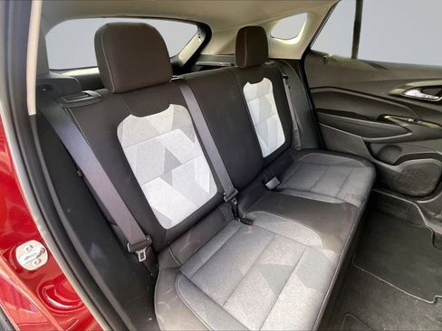 Used 2025 Chevrolet Trax LS FWD image 27