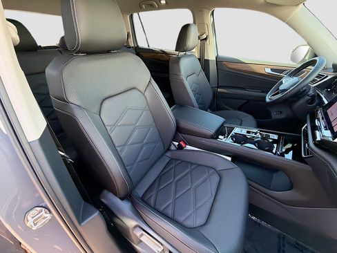 New 2026 Volkswagen Atlas SE FWD image 14