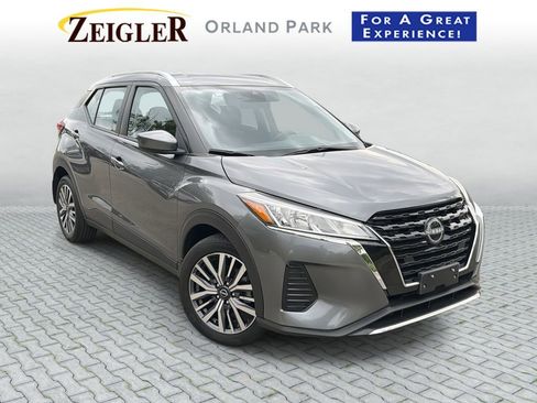 Used 2023 Nissan Kicks SV FWD image 1