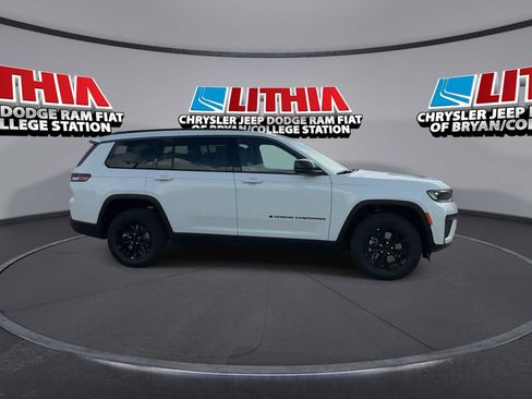New 2026 Jeep Grand Cherokee L 2WD image 9