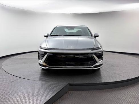 Used 2025 Hyundai Sonata SEL FWD image 12