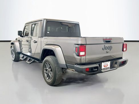 Used 2024 Jeep Gladiator Sport AWD/4WD image 6
