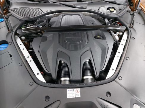 Used 2024 Porsche Panamera 4 image 33