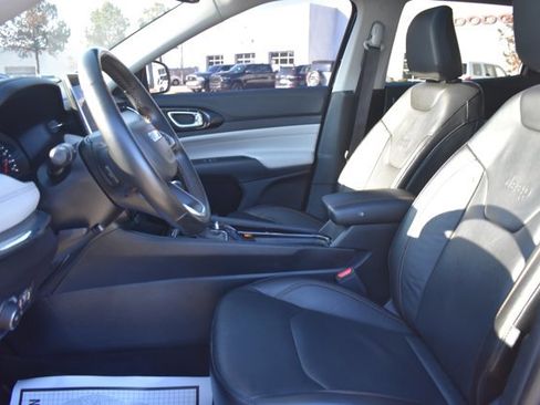 Used 2022 Jeep Compass Limited w/ Sun and Sound Group image 16