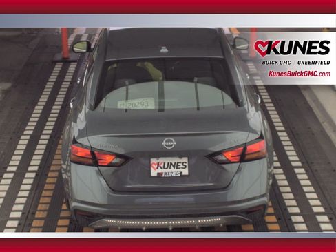 Used 2024 Nissan Altima 2.5 SV image 9